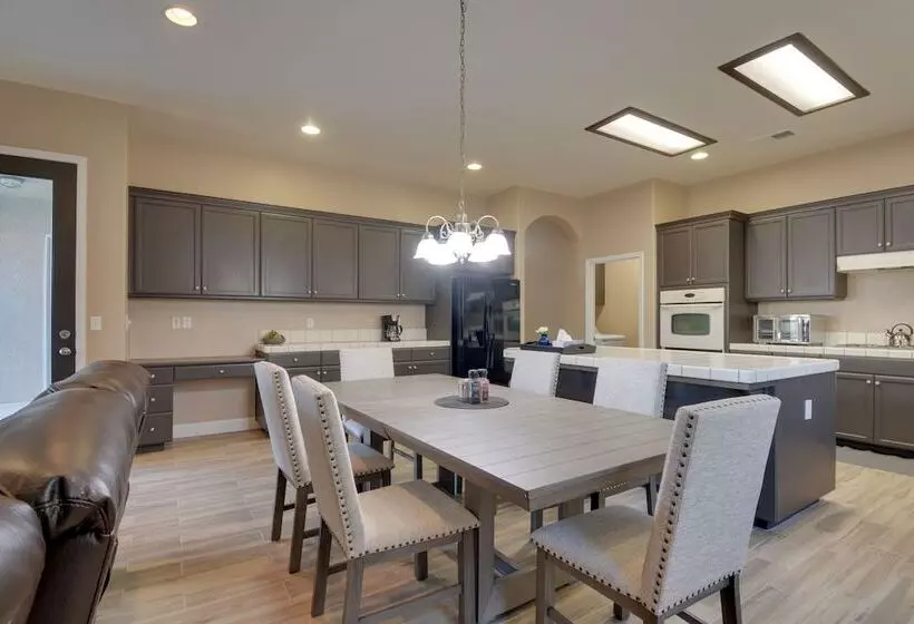 Remodeled Livingston Home W/ Private Backyard!