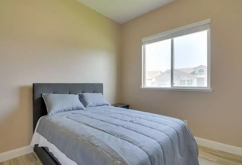 Remodeled Livingston Home W/ Private Backyard!