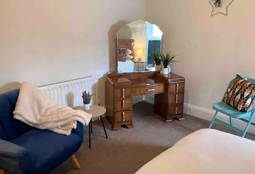 اقامتگاه Inviting 3 Bed House In Sunderland, Wifi, Parking
