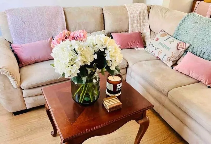 اقامتگاه Inviting 3 Bed House In Sunderland, Wifi, Parking