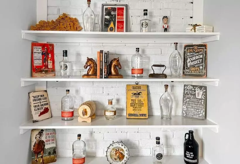 Shelbyville Farmhouse W/ Hot Tub, Fire Pit & Grill