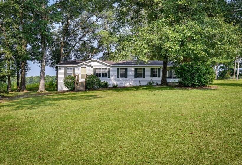 Sunny Florida Escape W/ Screened In Patio & Grill!