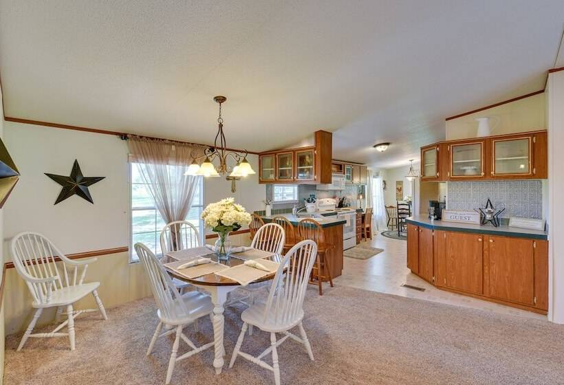 Sunny Florida Escape W/ Screened In Patio & Grill!