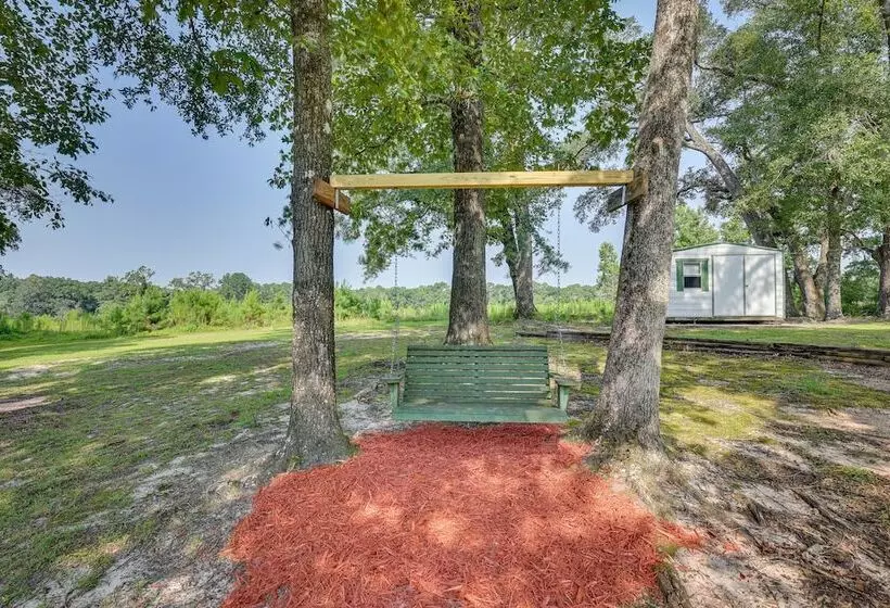 Sunny Florida Escape W/ Screened In Patio & Grill!