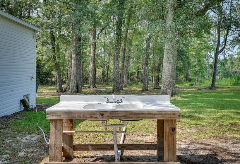 Sunny Florida Escape W/ Screened In Patio & Grill!