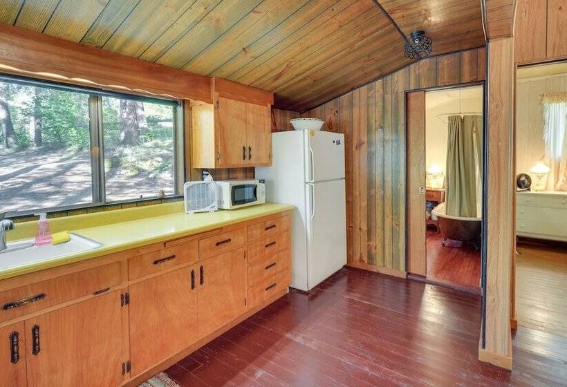 Deck + Al Fresco Dining: Washington Cabin Escape!