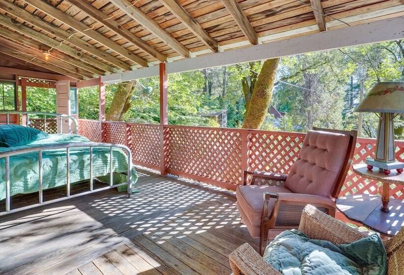 Deck + Al Fresco Dining: Washington Cabin Escape!