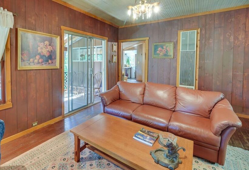 Deck + Al Fresco Dining: Washington Cabin Escape!