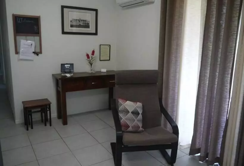 Bottlebrush B&b