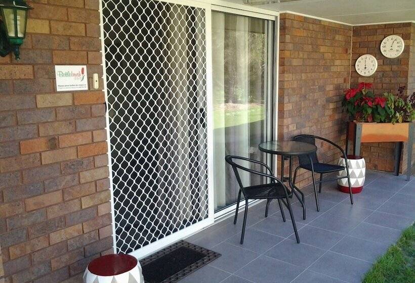 Bottlebrush B&b