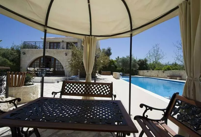 Constantinos Villa