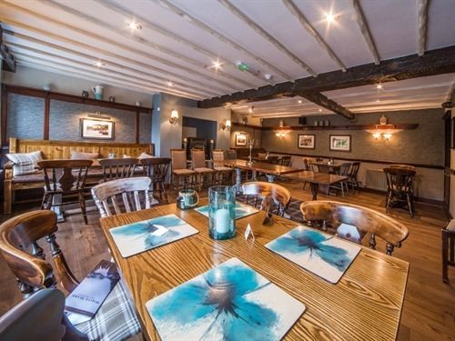 客栈  The White Mare