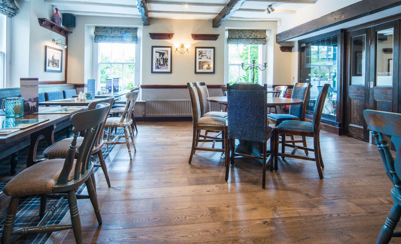 客栈  The White Mare