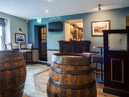 客栈  The White Mare