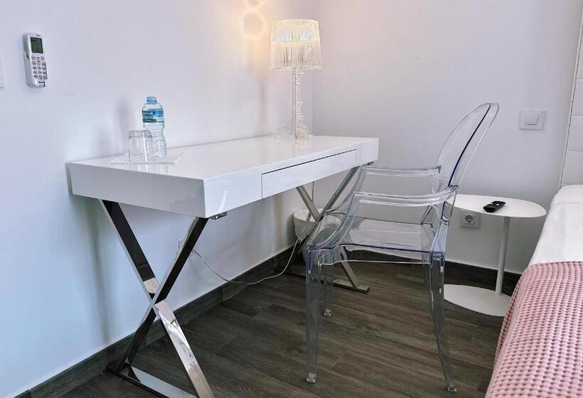 هتل Bhc Boutique Hostal Cala Millor