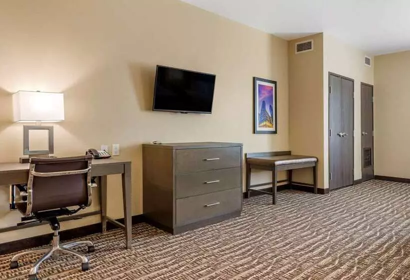 ホテル Comfort Suites Near Sam Houston Race Park