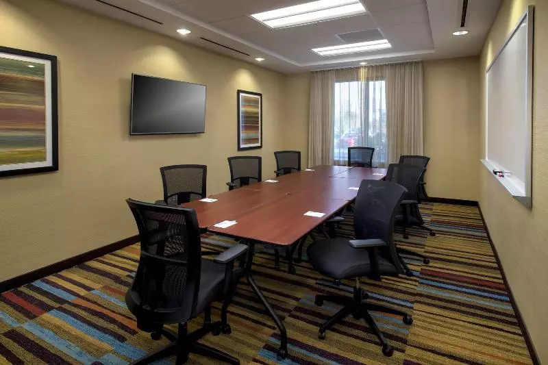 ホテル Fairfield Inn & Suites By Marriott Syracuse Carrier Circle