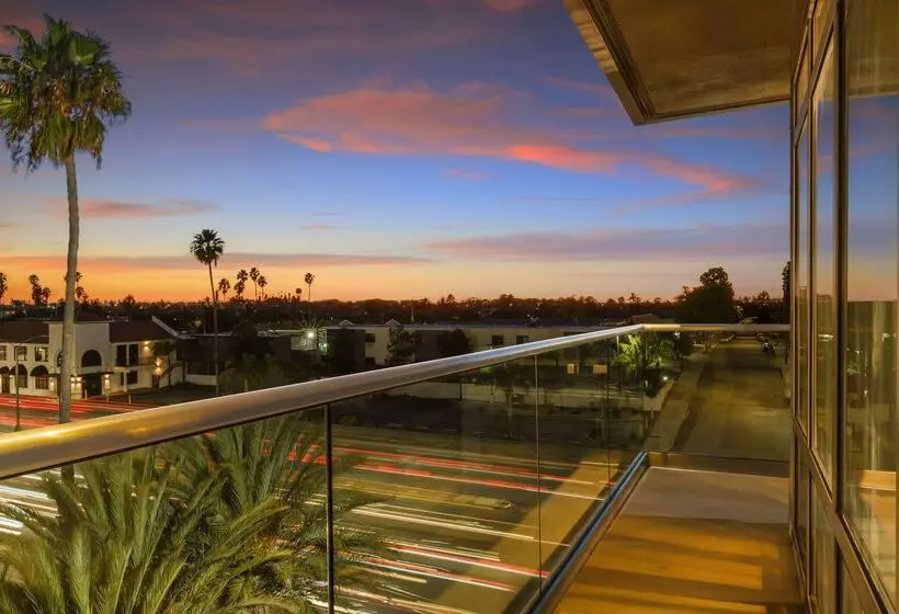 هتل Hampton Inn & Suites Lax El Segundo
