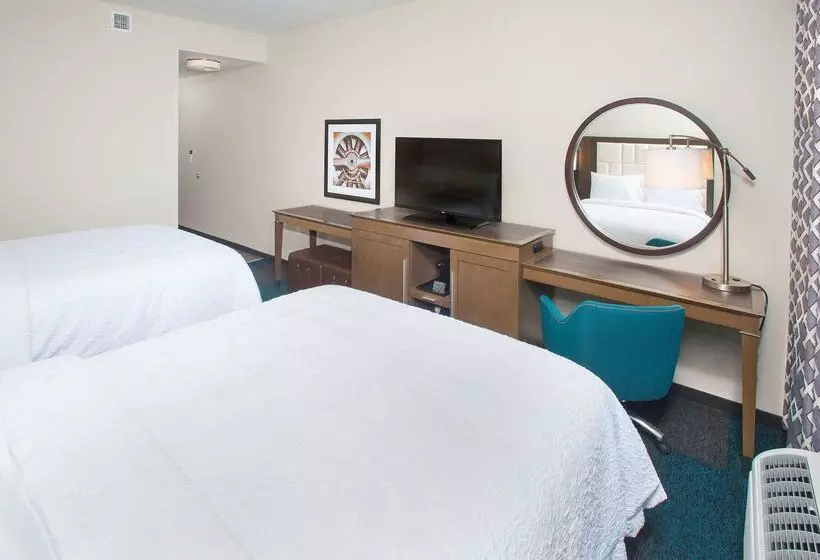 هتل Hampton Inn & Suites Lax El Segundo