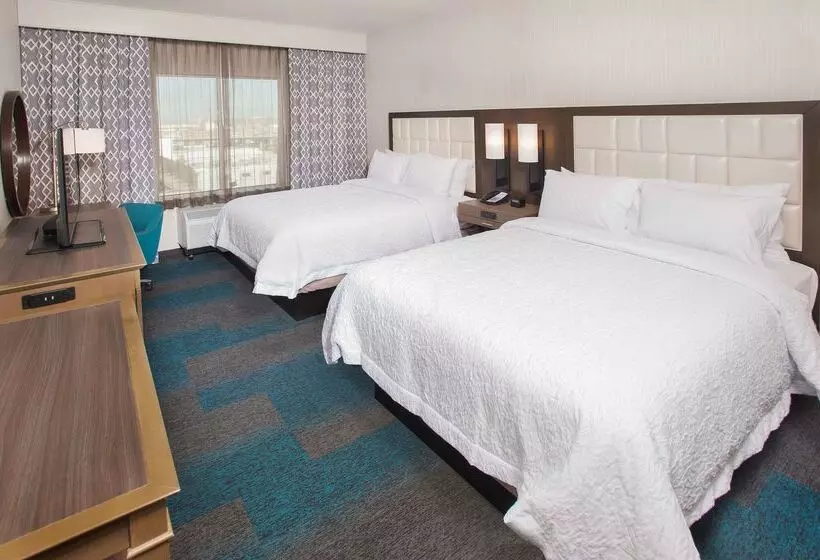 هتل Hampton Inn & Suites Lax El Segundo