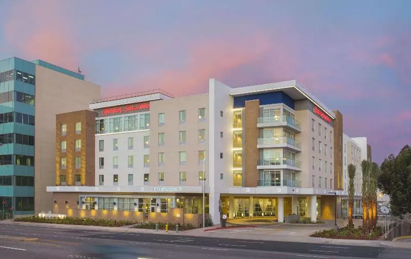 هتل Hampton Inn & Suites Lax El Segundo