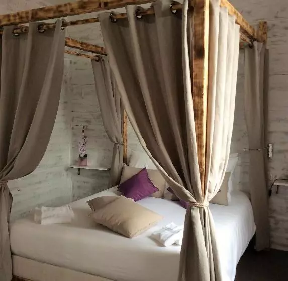 هتل Hôtel Familial L Ostréi