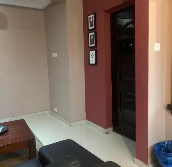 Hotel Manjaro Suites