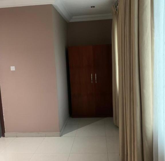 Hotel Manjaro Suites