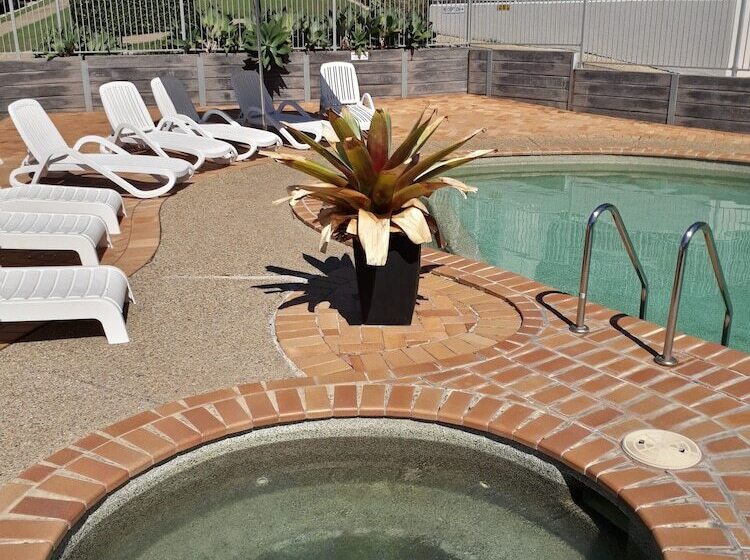 ホテル Pandanus Coolum Beach