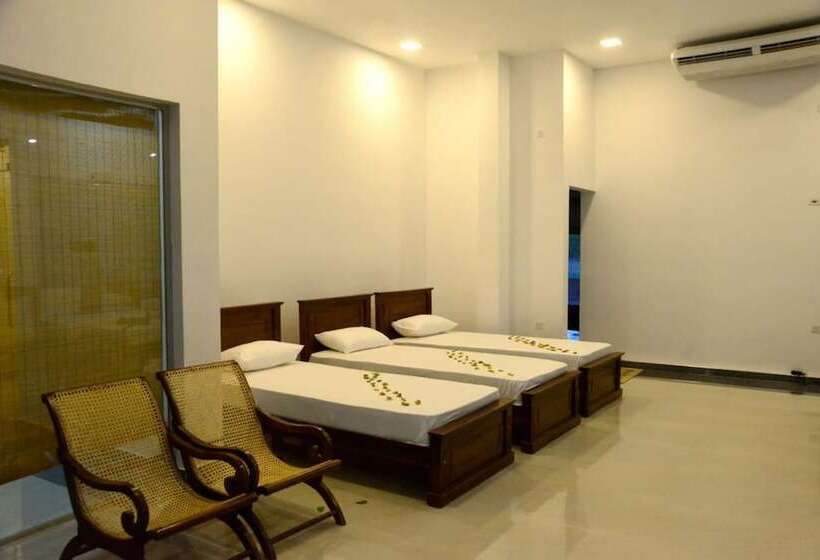 فندق Yala Crocodile Park