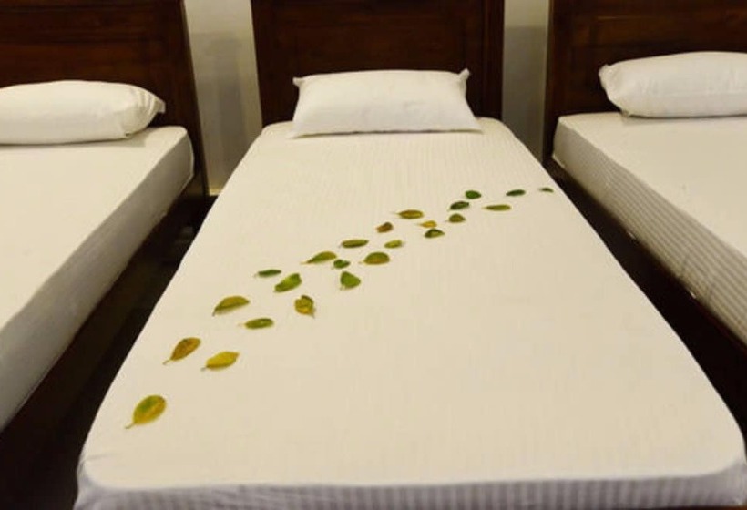 فندق Yala Crocodile Park