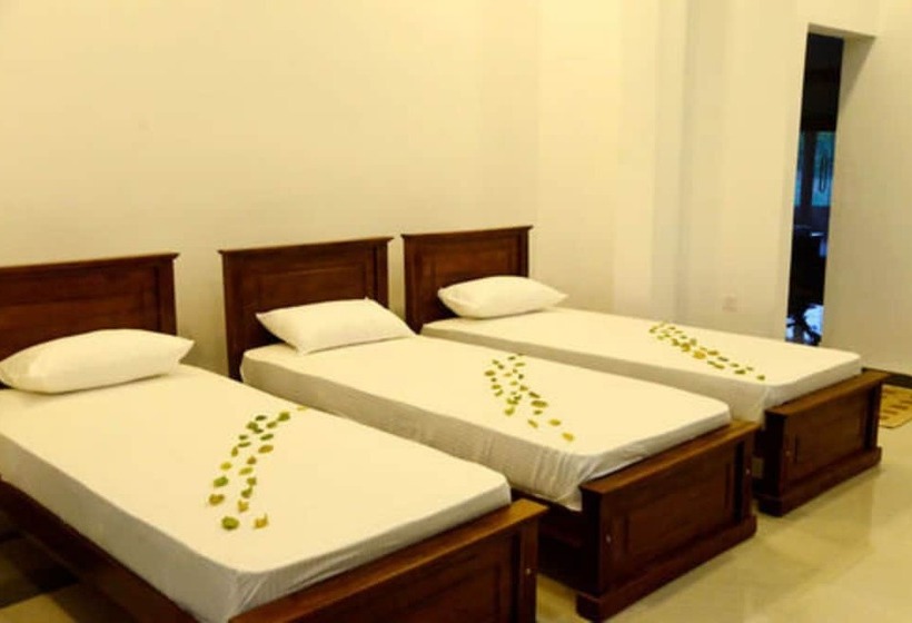 فندق Yala Crocodile Park