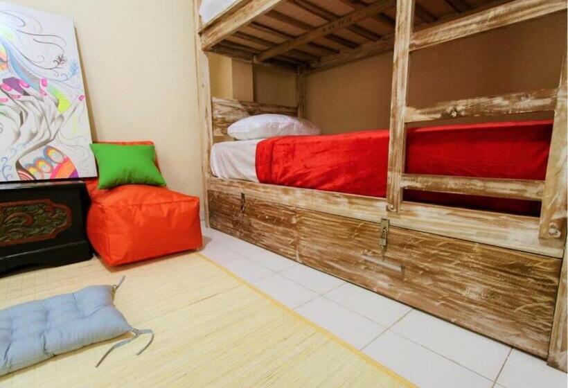 פנסיון Clamonic House Nusa Dua