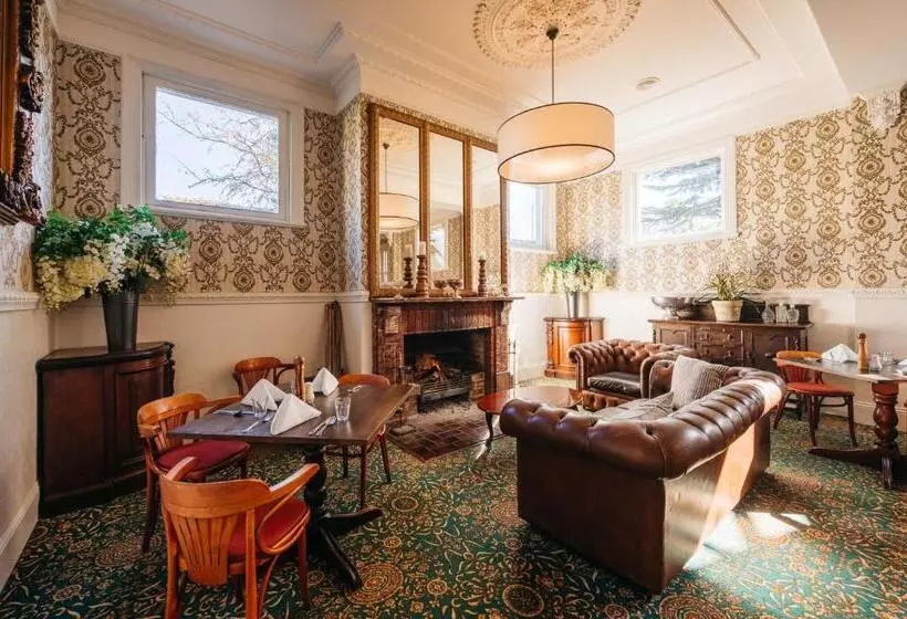Majatalo Etico At Mount Victoria Manor