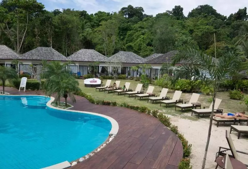 The Reef Resort