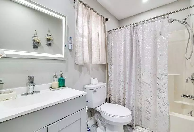 A Time To Remember  Tobyhanna Home W/ Hot Tub!