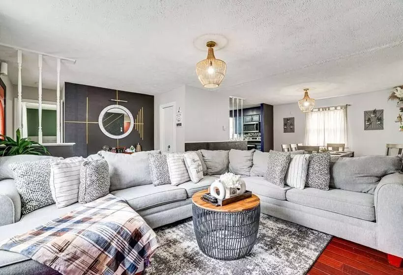 A Time To Remember  Tobyhanna Home W/ Hot Tub!