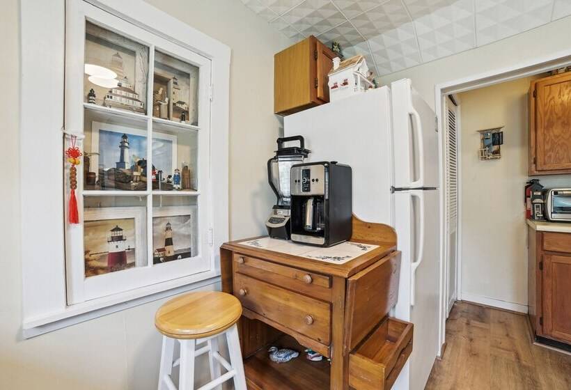 Boyne City Cottage: Walk To Downtown & Lake!