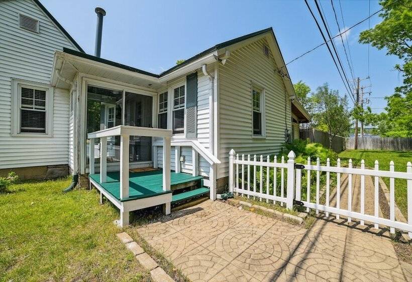 Boyne City Cottage: Walk To Downtown & Lake!