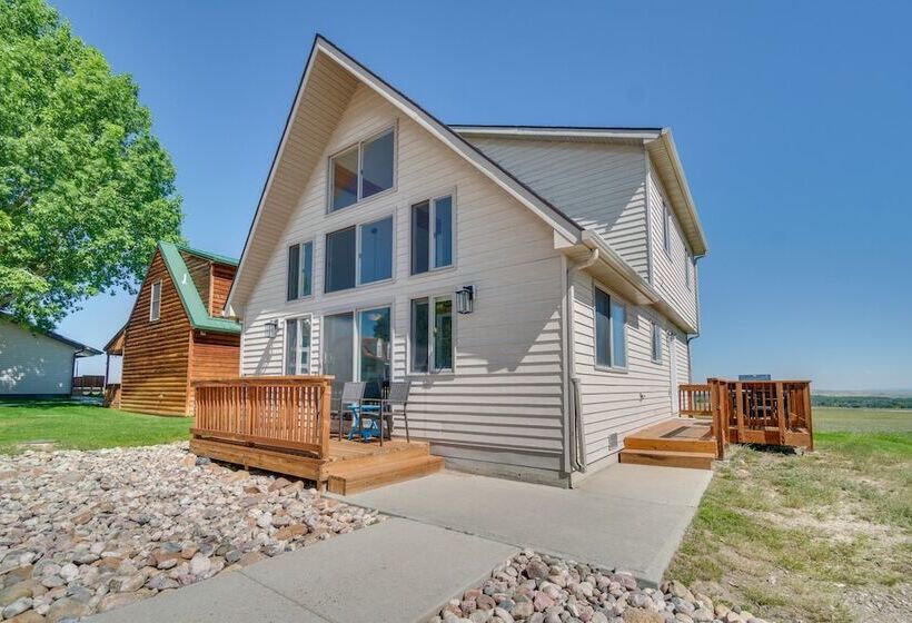 Bright Wyoming Retreat W/ Deck & Mountain Views!