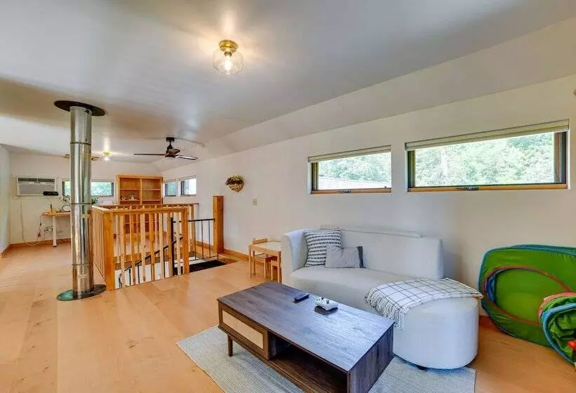 Catskills Mountain Cabin In Bloomville!