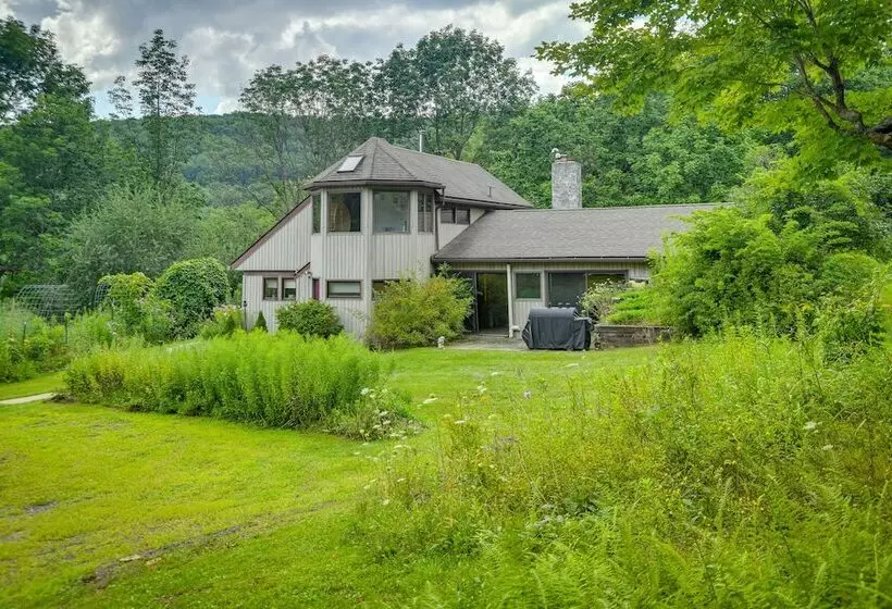 Catskills Mountain Cabin In Bloomville!