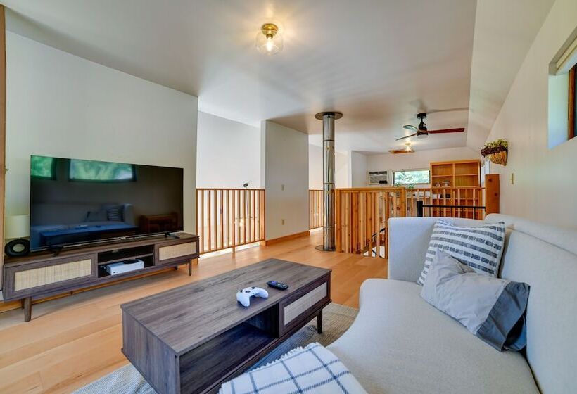 Catskills Mountain Cabin In Bloomville!