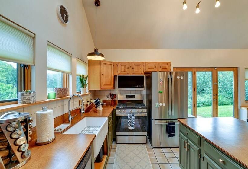 Catskills Mountain Cabin In Bloomville!