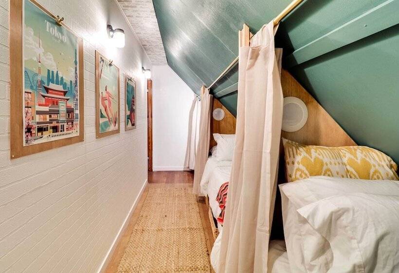 Charming Edwardsville Home: Walk To Downtown!