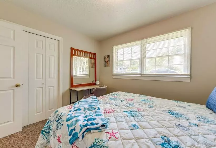 Charming Jonesville Home W/ Grill   Near Wineries!