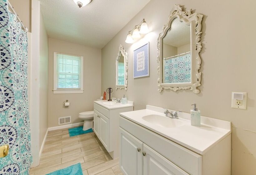 Charming Jonesville Home W/ Grill Near Wineries!