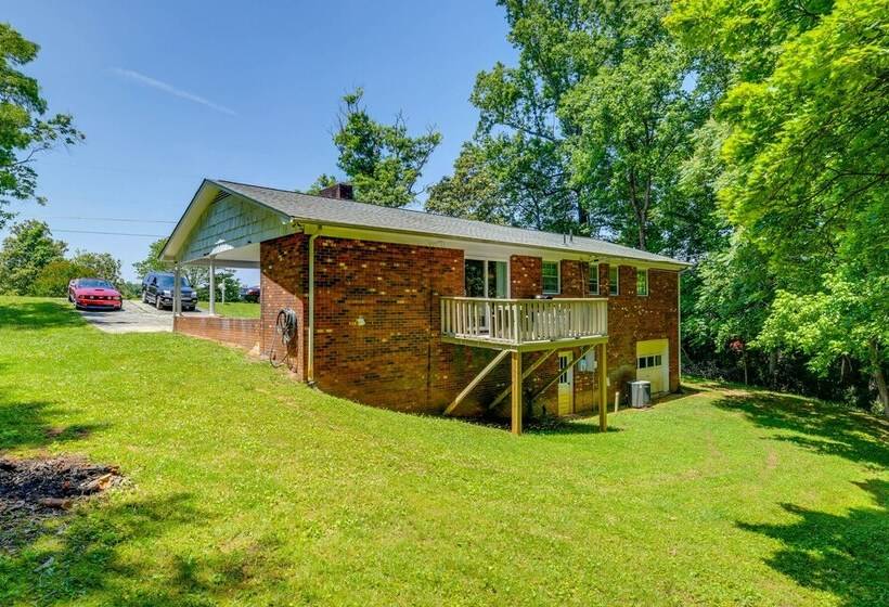 Charming Jonesville Home W/ Grill Near Wineries!