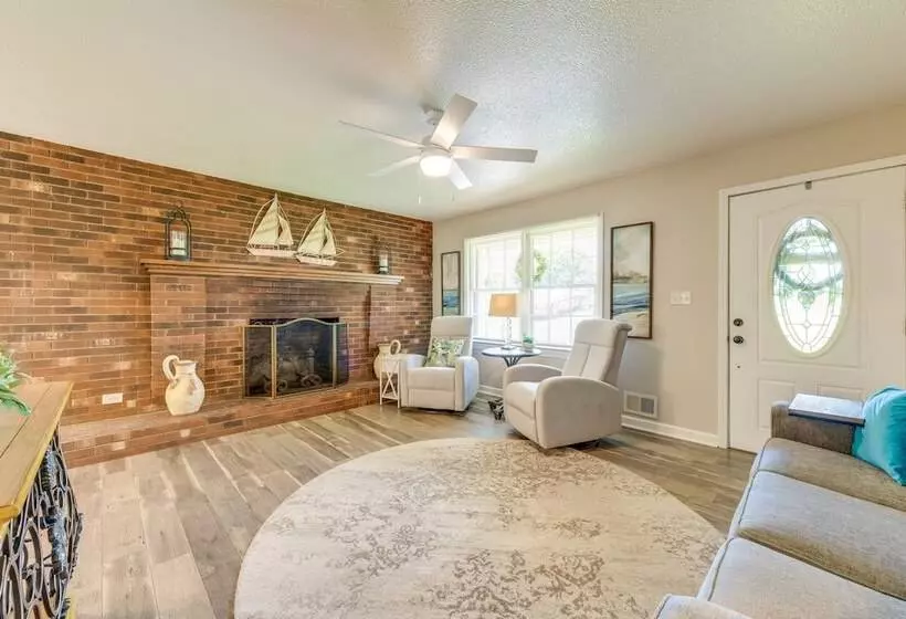 Charming Jonesville Home W/ Grill   Near Wineries!