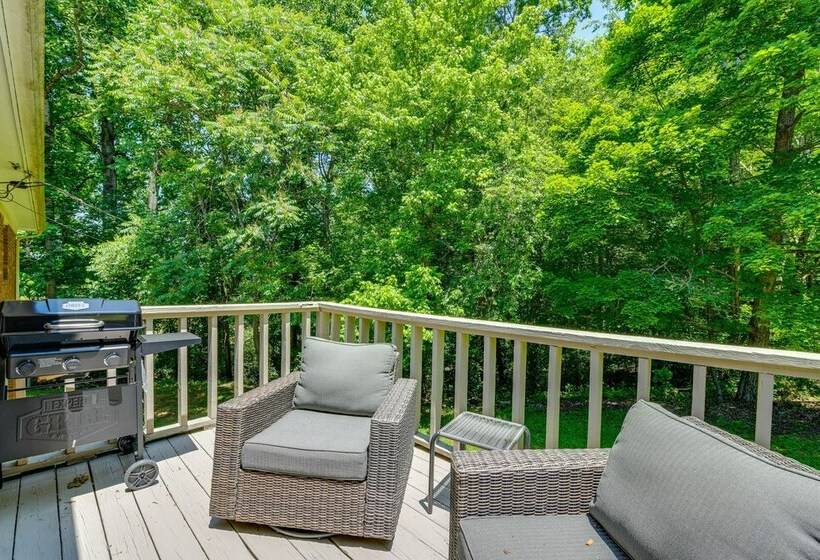 Charming Jonesville Home W/ Grill Near Wineries!